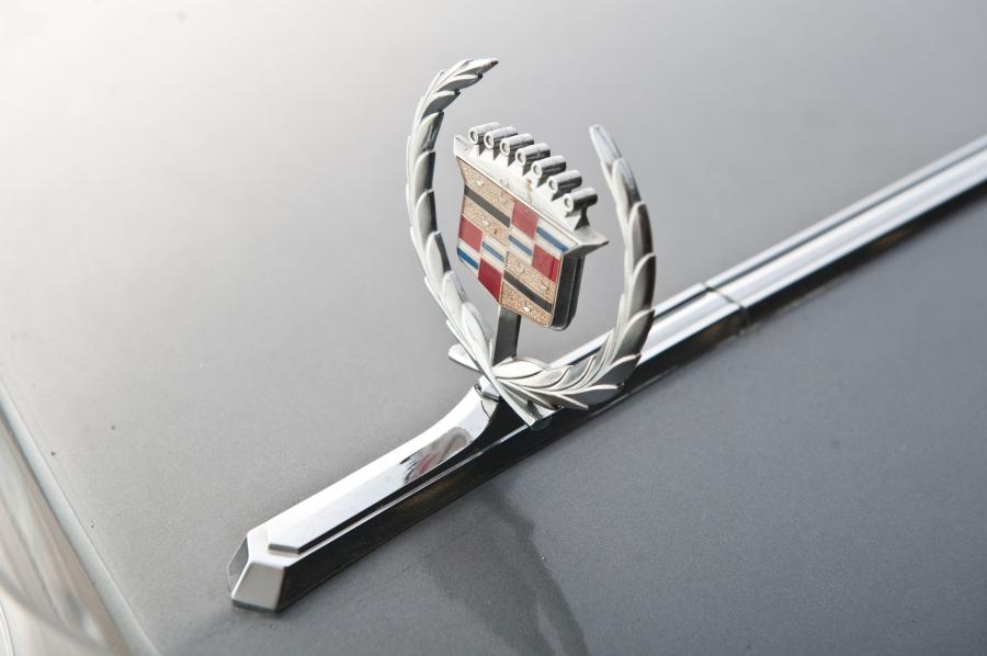  Cadillac Fleetwood Sixty Special Brougham 1976 года  (фото 14 из 25)